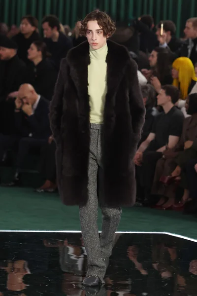 Look 8
